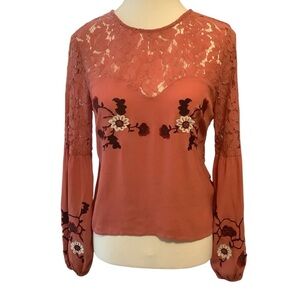 FOREVER 21 PINK LONG SLEEVE/ LACE/ EMBROIDERED FLORAL DESIGN BLOUSE/ Size M